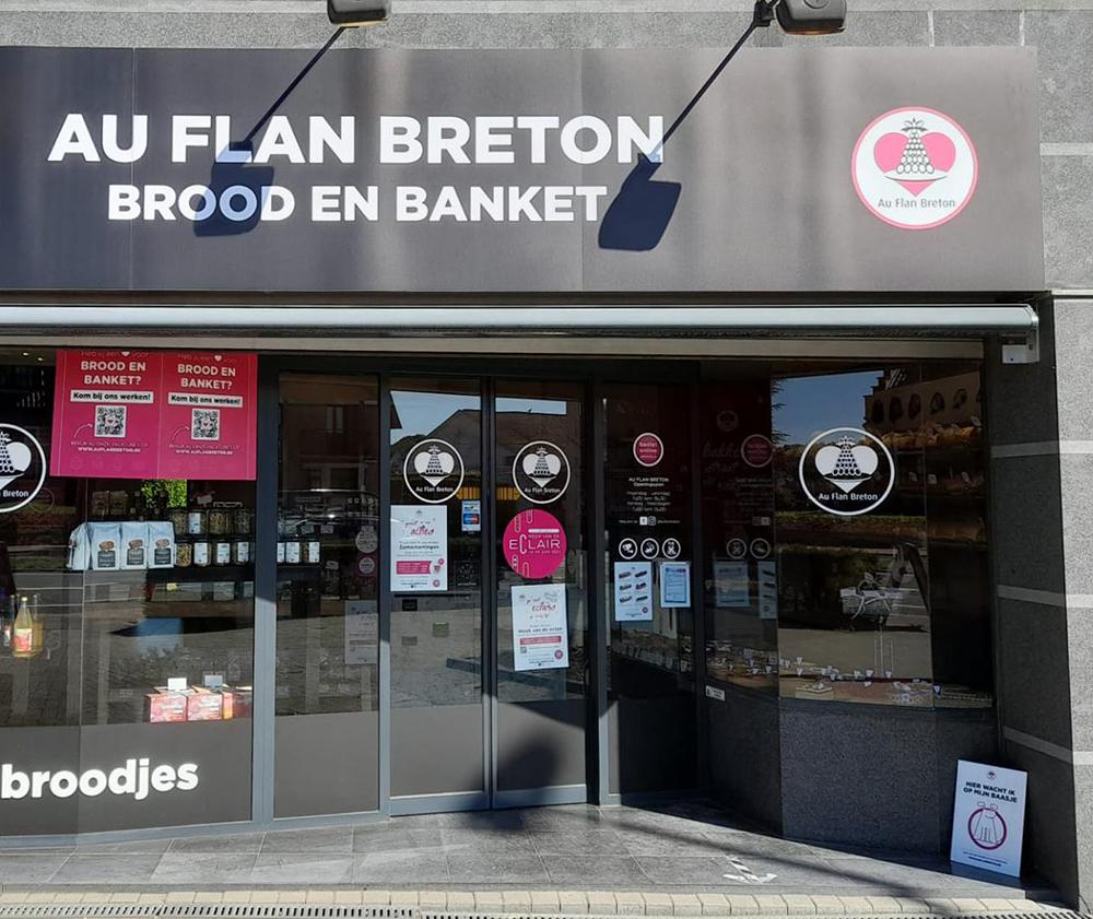 Aanzicht bakkerij Kampenhout Au Flan Breton, zicht etalage